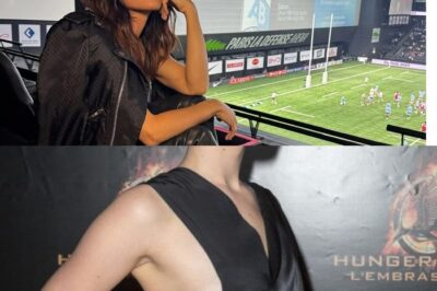 Jenifer électrise le football américain avec une tenue audacieuse : une apparition qui divise et fait parler ! Jenifer a choqué et émerveillé tout le monde lors d’un événement de football américain, où elle a porté une tenue ultra-révélatrice. Un choix vestimentaire audacieux qui bouscule les conventions et fait parler des milliers de fans. Découvrez tout sur sa prestation exceptionnelle.