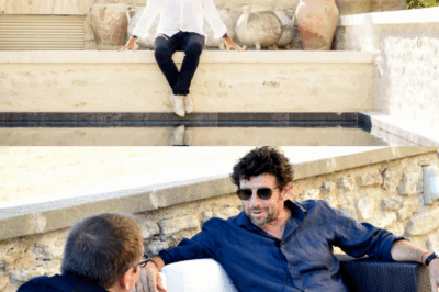 Depuis des années, Patrick Bruel rêvait d’un lieu ensoleillé et paisible pour se ressourcer : c’est en Provence, à L’Isle-sur-la-Sorgue, qu’il a trouvé son havre de paix, entre oliviers, cigales et authenticité. Mais derrière ce rêve se cache un projet bien plus grand : transformer une bâtisse du XIXe siècle en hôtel de luxe, respectueux des traditions locales. Un chantier colossal, ralenti par des imprévus, mais porté par l’amour du chanteur pour la région. Pourquoi ce coin de France a-t-il autant de sens pour lui ? Découvrez l’histoire intime d’un rêve devenu réalité… cliquez sur le lien pour lire la suite.